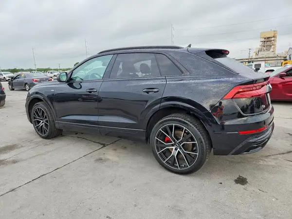 WA1FVAF12KD039468 2019 AUDI Q8 - Image 2