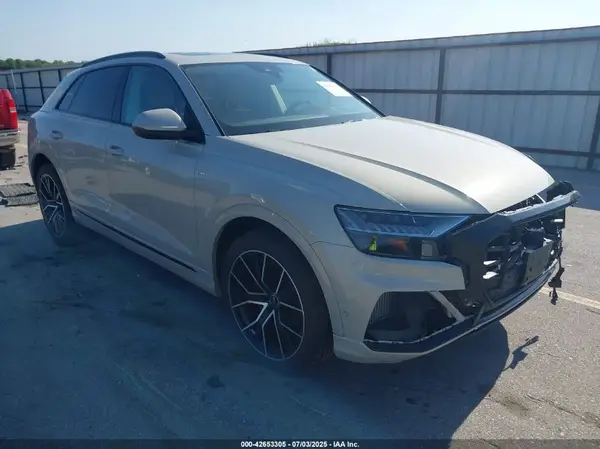 WA1FVAF12MD043880 2021 AUDI Q8 - Image 1