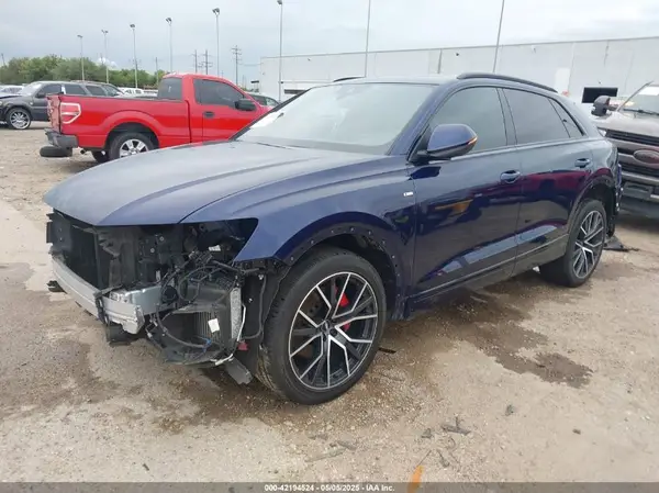 WA1FVAF13KD019245 2019 AUDI Q8 - Image 2