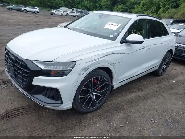 WA1FVAF13KD027118 2019 AUDI Q8 - Image 2