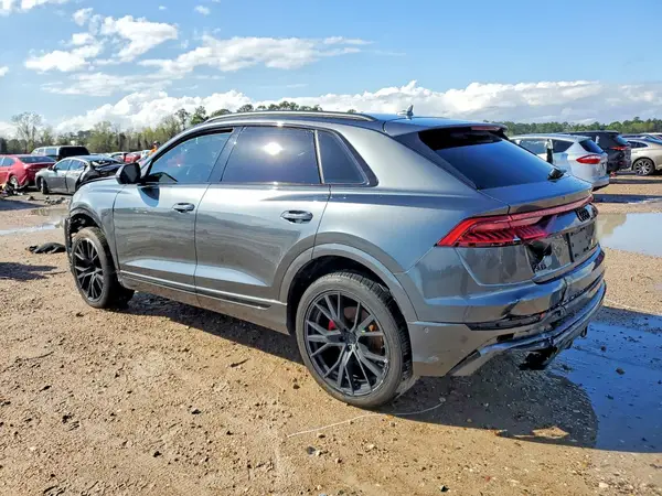 WA1FVAF13KD042069 2019 AUDI Q8 - Image 2