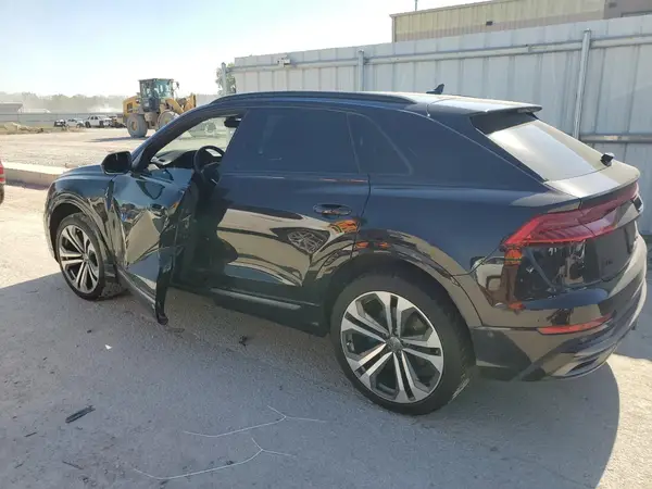 WA1FVAF14KD004978 2019 AUDI Q8 - Image 2