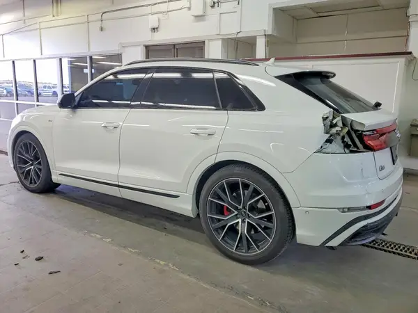 WA1FVAF14KD027578 2019 AUDI Q8 - Image 2