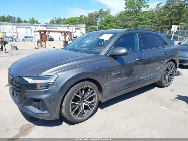 WA1FVAF14KD034935 2019 AUDI Q8 - Image 2