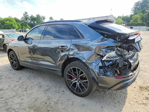WA1FVAF15KD036712 2019 AUDI Q8 - Image 2