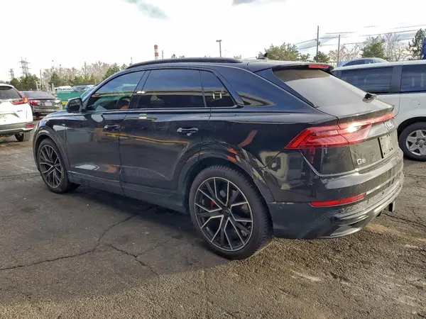 WA1FVAF15KD039352 2019 AUDI Q8 - Image 2