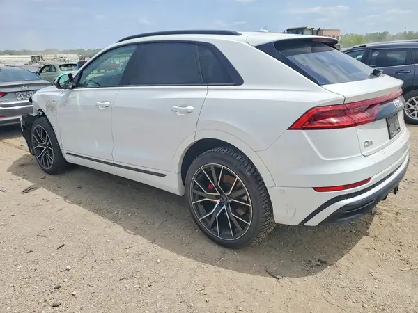WA1FVAF15KD039822 2019 AUDI Q8 - Image 2