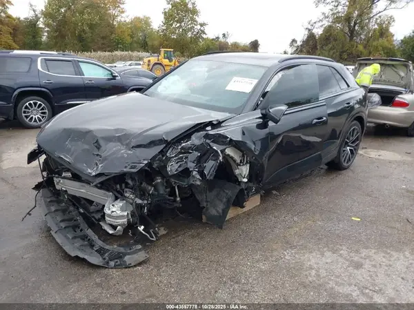 WA1FVAF17KD014629 2019 AUDI Q8 - Image 2