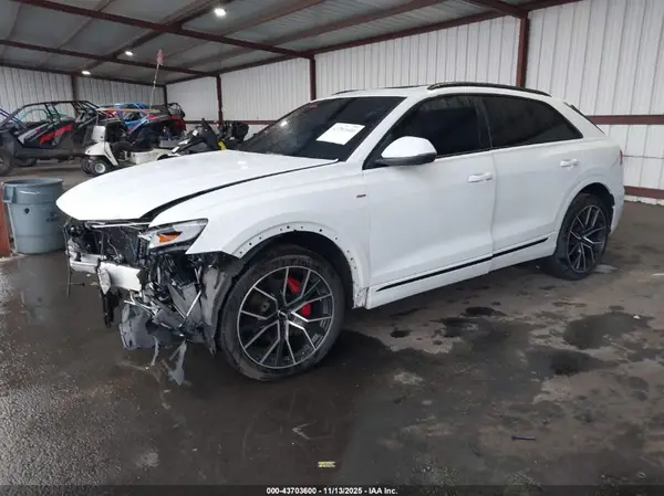WA1FVAF18KD023212 2019 AUDI Q8 - Image 2