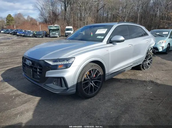 WA1FVAF19KD033148 2019 AUDI Q8 - Image 2