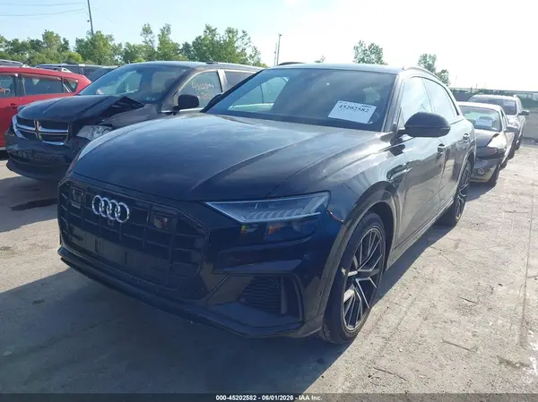 WA1FVAF19KD039631 2019 AUDI Q8 - Image 2