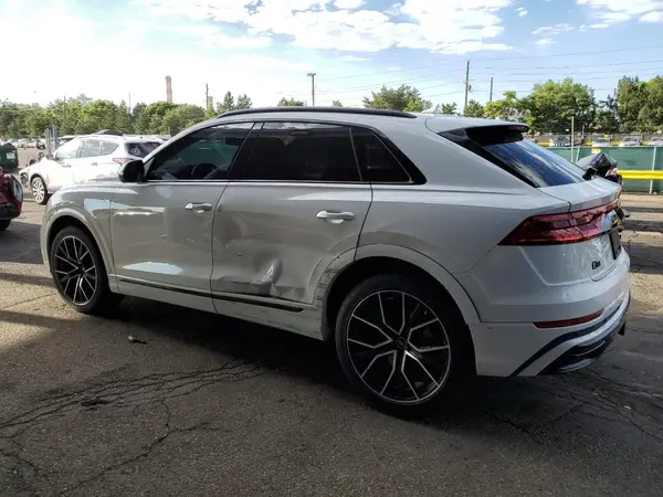 WA1FVAF19MD028910 2021 AUDI Q8 - Image 2