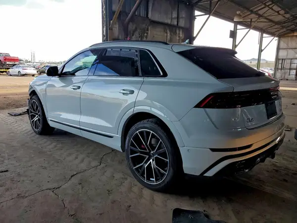 WA1FVAF1XKD023163 2019 AUDI Q8 - Image 2