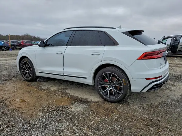 WA1FVAF1XKD035989 2019 AUDI Q8 - Image 2