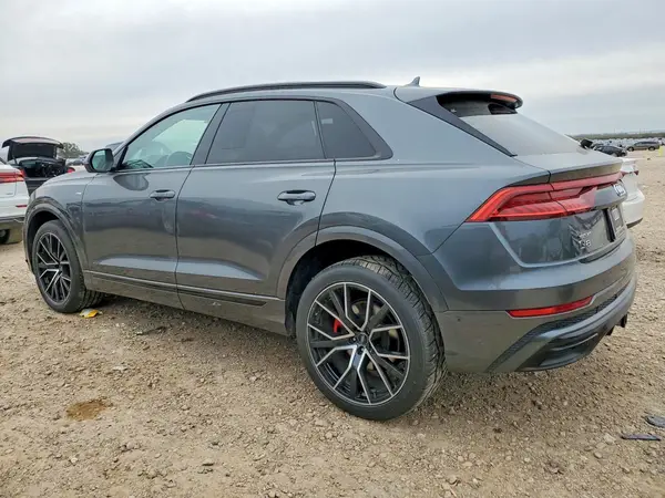 WA1FVBF16KD014658 2019 AUDI Q8 - Image 2
