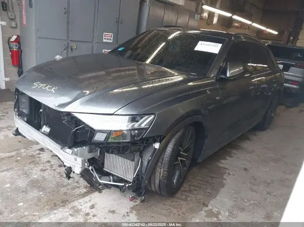 WA1FVBF17KD025054 2019 AUDI Q8 - Image 2