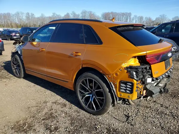 WA1FVBF19KD033687 2019 AUDI Q8 - Image 2