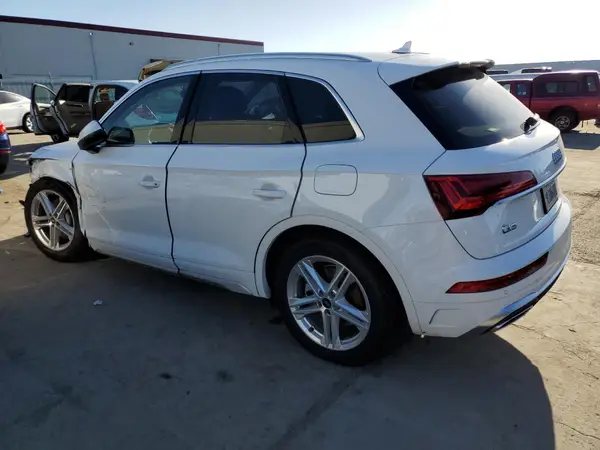 WA1G2AFY0R2101708 2024 AUDI Q5 - Image 2