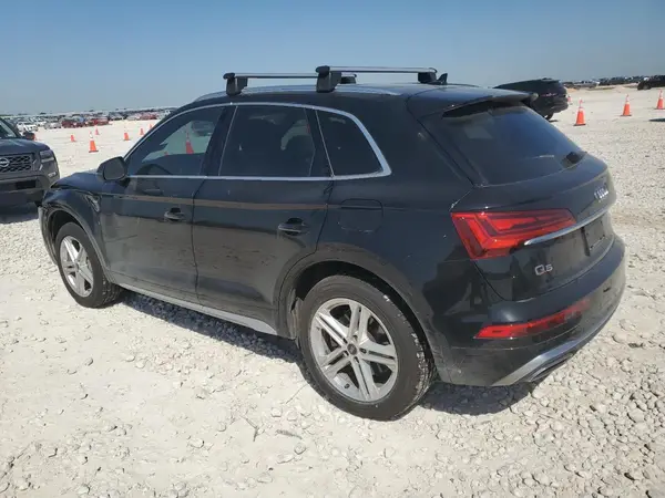 WA1G2AFY1M2042029 2021 AUDI Q5 - Image 2