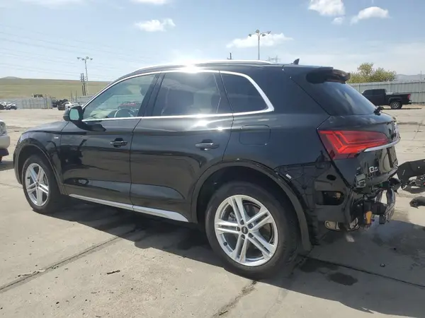 WA1G2AFY1N2088896 2022 AUDI Q5 - Image 2