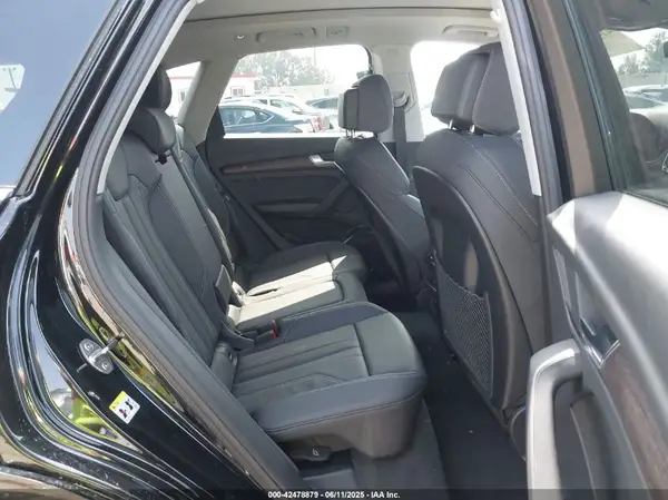 WA1G2AFY1S2060639 2025 AUDI Q5 - Image 8