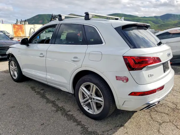 WA1G2AFY3R2101721 2024 AUDI Q5 - Image 2