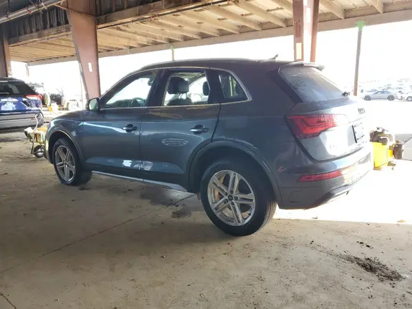 WA1G2AFY4M2113014 2021 AUDI Q5 - Image 2