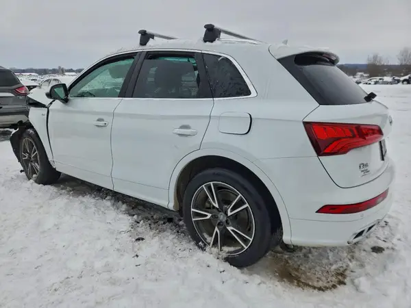WA1G2AFY5L2048558 2020 AUDI Q5 - Image 2