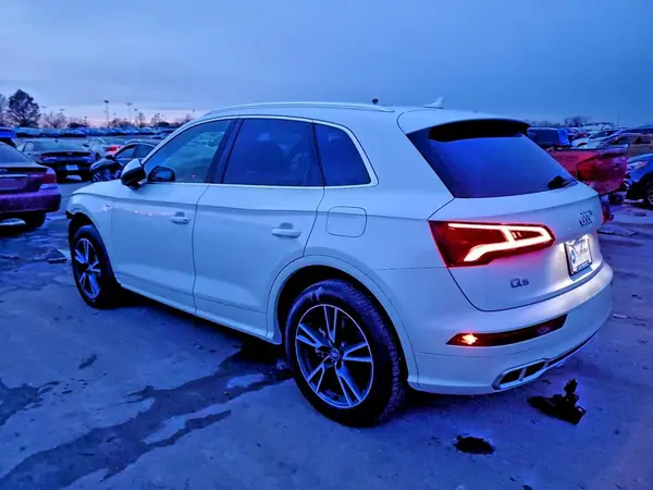 WA1G2AFY5L2049550 2020 AUDI Q5 - Image 2