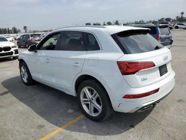 WA1G2AFY5M2065264 2021 AUDI Q5 - Image 2