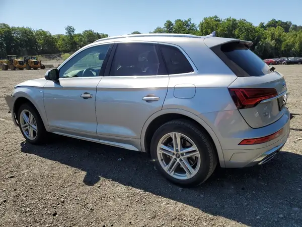 WA1G2AFY5N2081949 2022 AUDI Q5 - Image 2