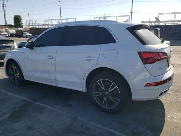 WA1G2AFY6L2050383 2020 AUDI Q5 - Image 2