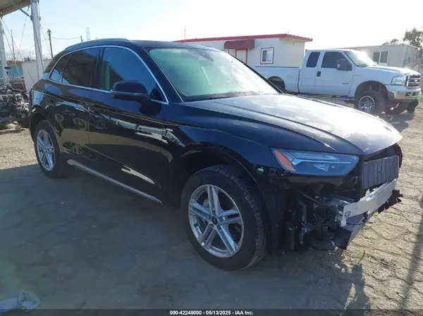WA1G2AFY6R2104354 2024 AUDI Q5 - Image 1