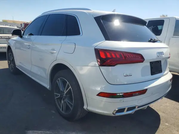 WA1G2AFY7L2050571 2020 AUDI Q5 - Image 2