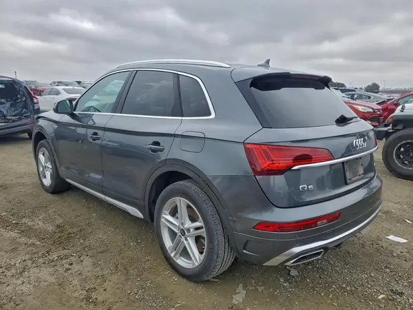 WA1G2AFY7R2020608 2024 AUDI Q5 - Image 2