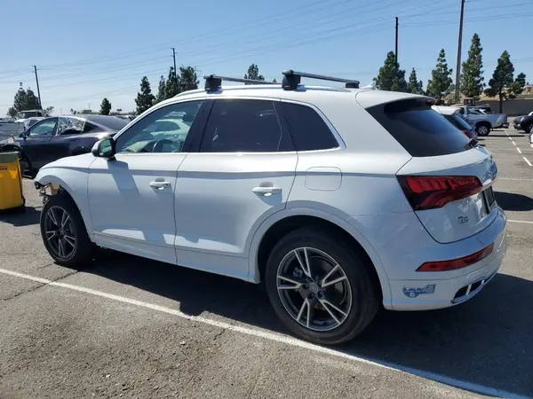 WA1G2AFY8L2072188 2020 AUDI Q5 - Image 2