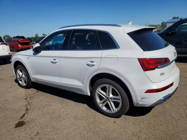 WA1G2AFY8M2049334 2021 AUDI Q5 - Image 2