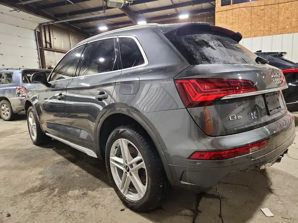 WA1G2AFY9S2001998 2025 AUDI Q5 - Image 2