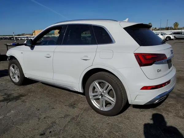 WA1G2AFY9S2065779 2025 AUDI Q5 - Image 2