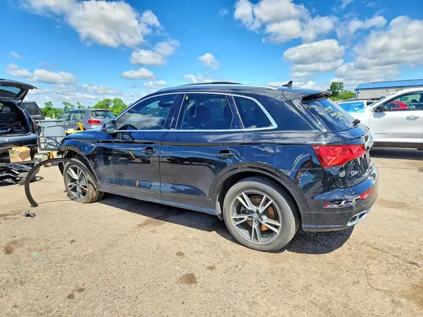 WA1G2AFYXL2103926 2020 AUDI Q5 - Image 2