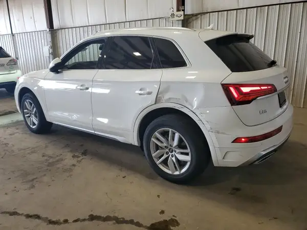 WA1GAAFY0N2046710 2022 AUDI Q5 - Image 2