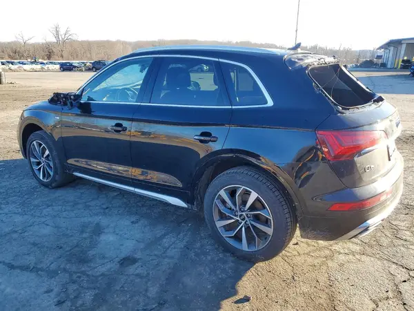 WA1GAAFY0N2059859 2022 AUDI Q5 - Image 2