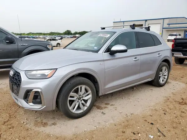 WA1GAAFY0N2066326 2022 AUDI Q5 - Image 1