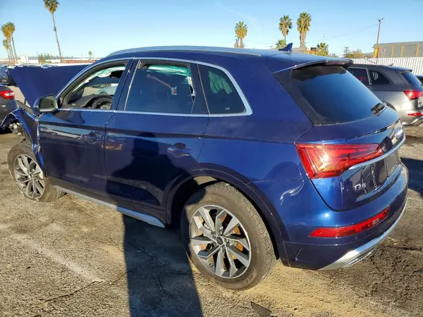 WA1GAAFY0N2080842 2022 AUDI Q5 - Image 2
