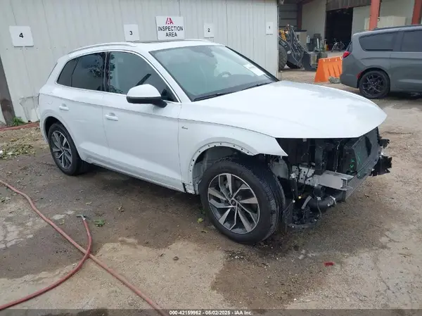 WA1GAAFY0P2137060 2023 AUDI Q5 - Image 1
