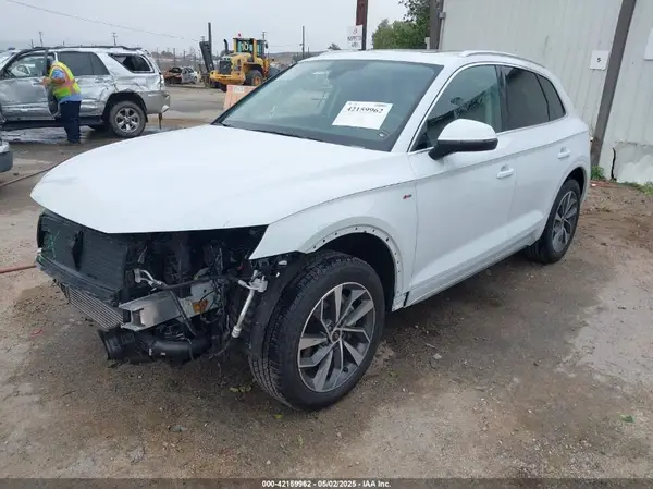 WA1GAAFY0P2137060 2023 AUDI Q5 - Image 2