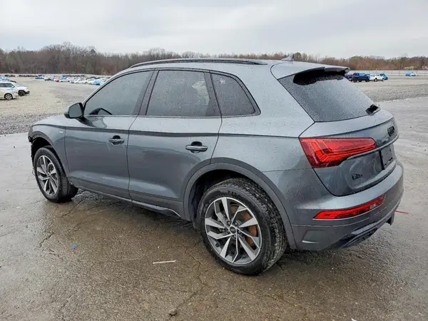 WA1GAAFY0R2103879 2024 AUDI Q5 - Image 2