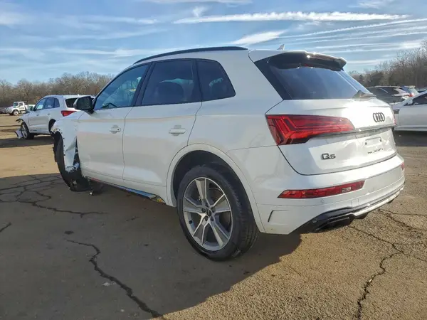 WA1GAAFY0S2012066 2025 AUDI Q5 - Image 2
