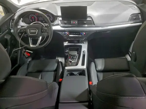 WA1GAAFY0S2012066 2025 AUDI Q5 - Image 8