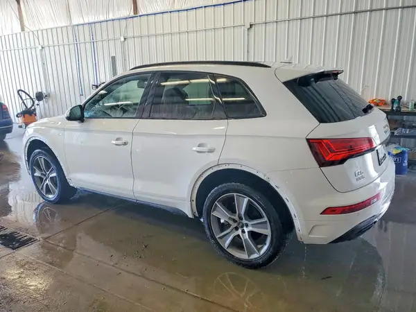 WA1GAAFY0S2020426 2025 AUDI Q5 - Image 2